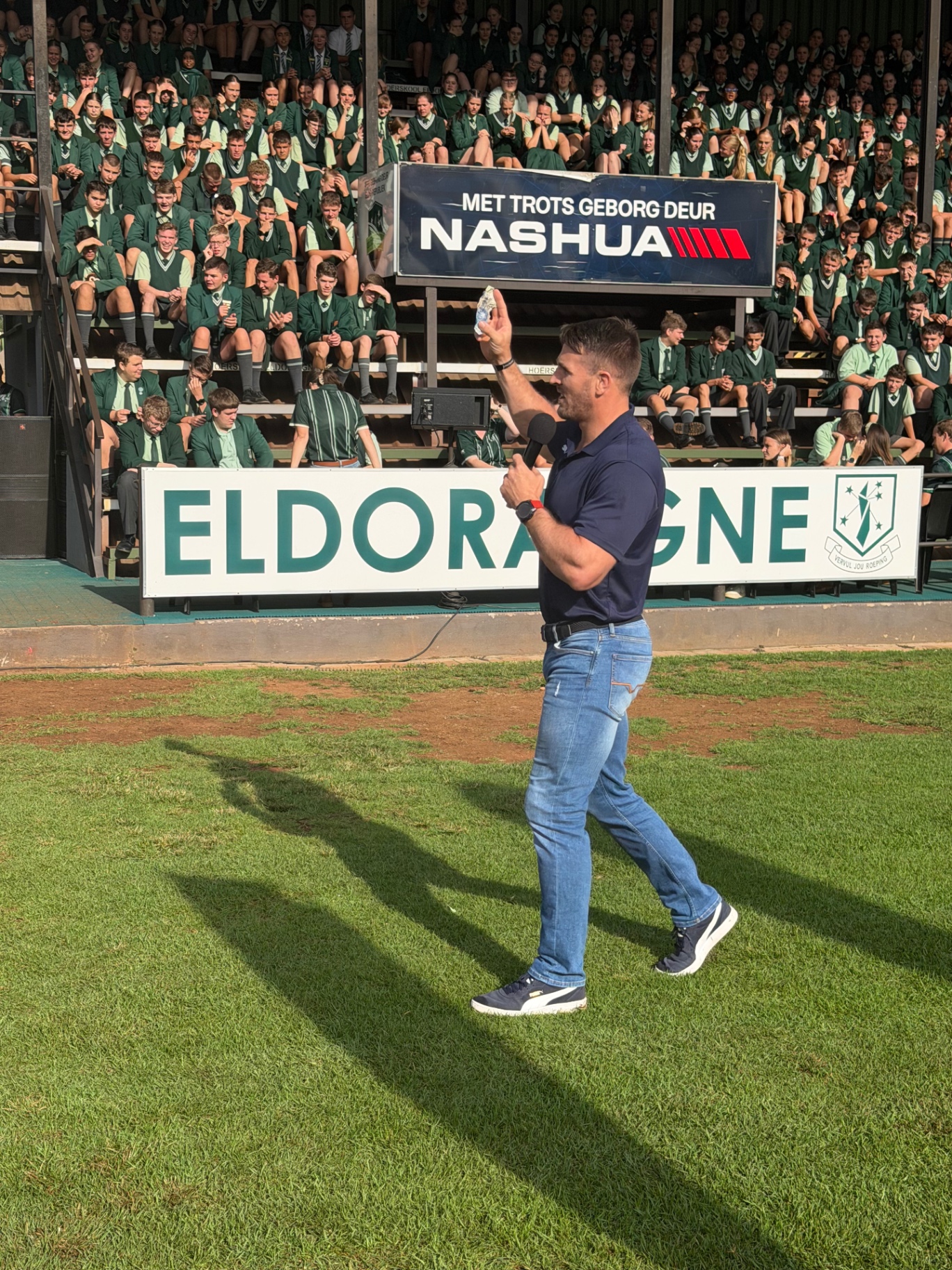 Jaco Kriel speaking to learners at Hoërskool Eldoraigne